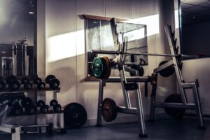 Stojaki na siłownię – jakie wybrać ?